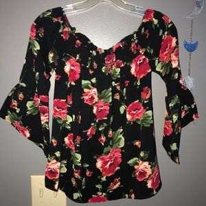 ⭐️super cute floral off the shoulder top